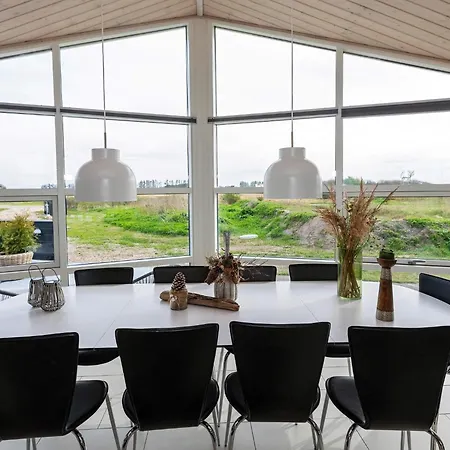 8 Person In Lokken-by Traum * Løkken