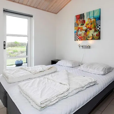 8 Person In Lokken-by Traum *