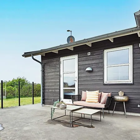 8 Person In Lokken-by Traum * Løkken