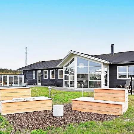 8 Person In Lokken-by Traum